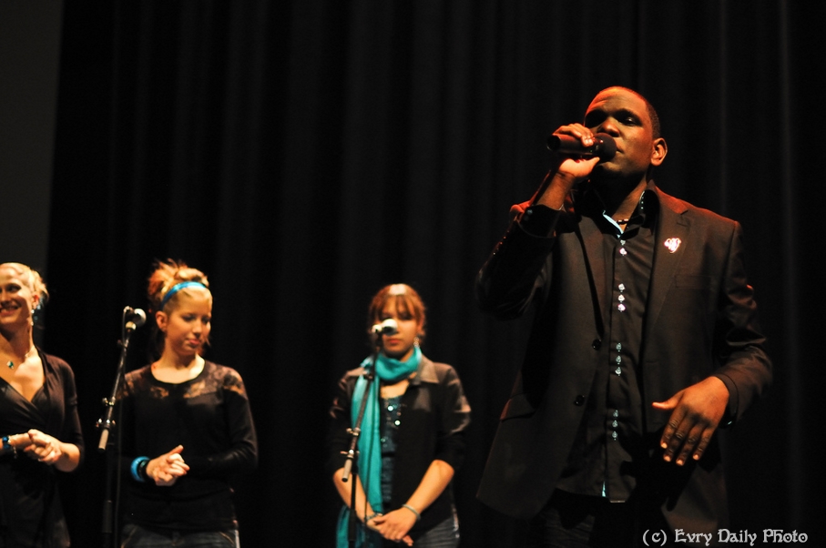 Evry Daily Photo - Telethon Evry 2010 - Concert Evry University Gospel - large - 5244070506.jpg
